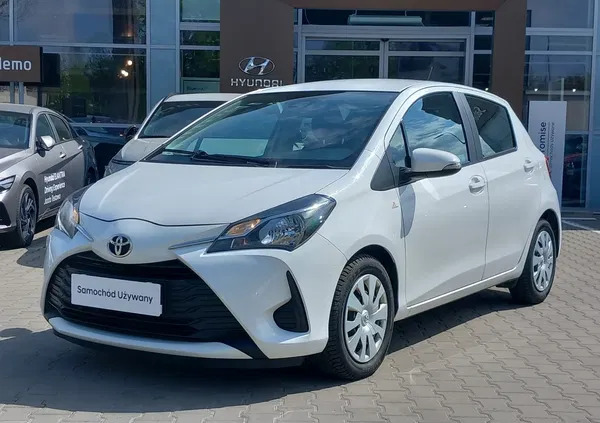 lubelskie Toyota Yaris cena 43900 przebieg: 146230, rok produkcji 2018 z Praszka